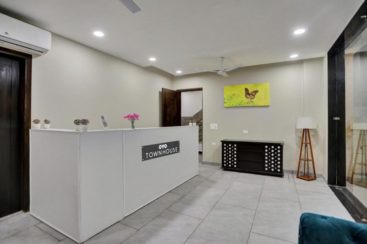 Готель Townhouse Xanthe Нойда Екстер'єр фото