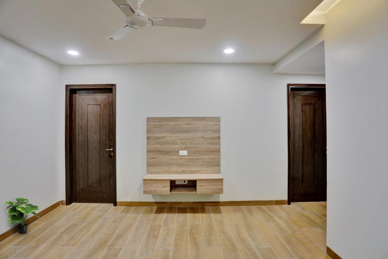 Готель Townhouse Xanthe Нойда Екстер'єр фото