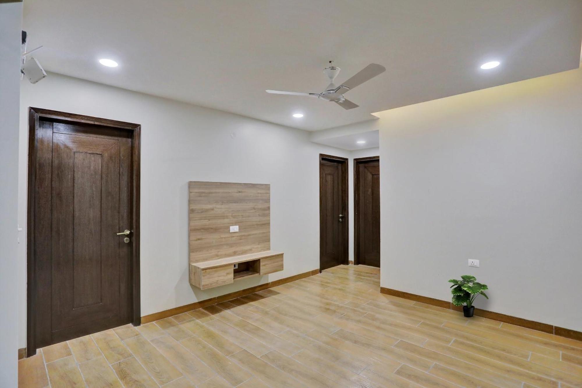 Готель Townhouse Xanthe Нойда Екстер'єр фото