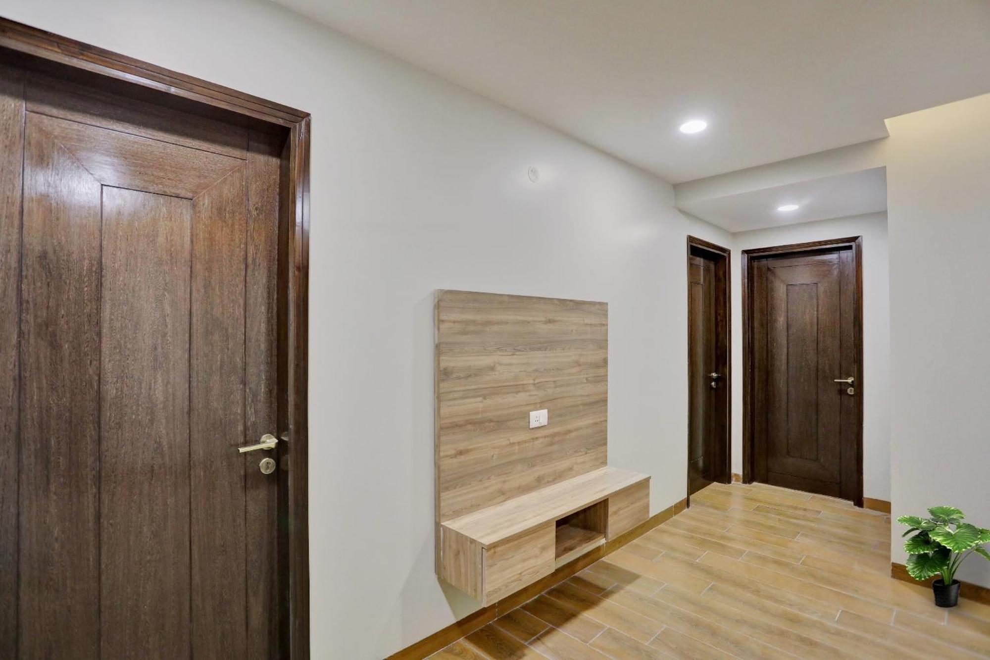 Готель Townhouse Xanthe Нойда Екстер'єр фото